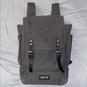 KENNETH COLE REACTION BACKPACK FLAPOVER